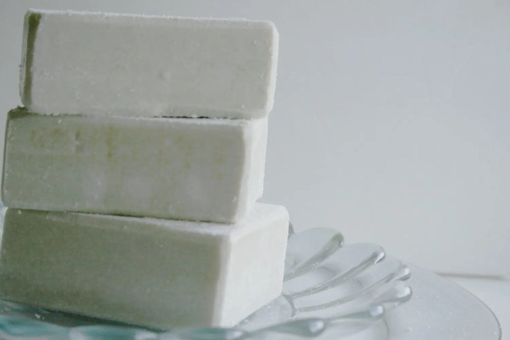 Peppermint Eucalyptus Shampoo Bar with Horsetail Maroon Oliver