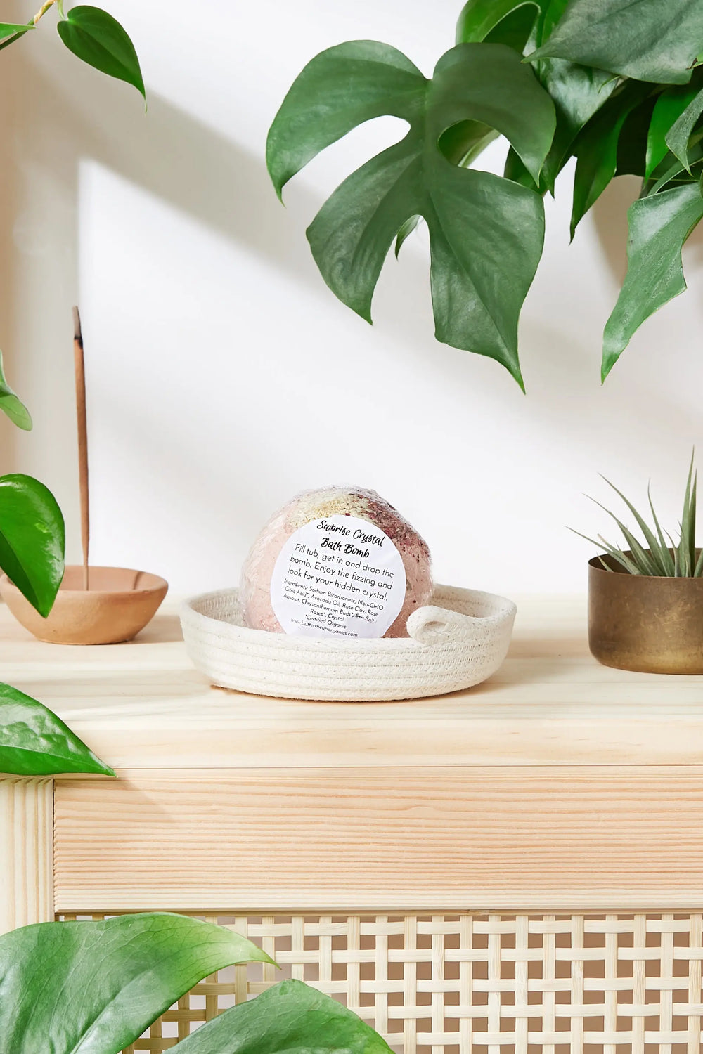 Organic Bath Bomb with Crystal Inside / Crystal Bath Bomb / Organic - Thrivera