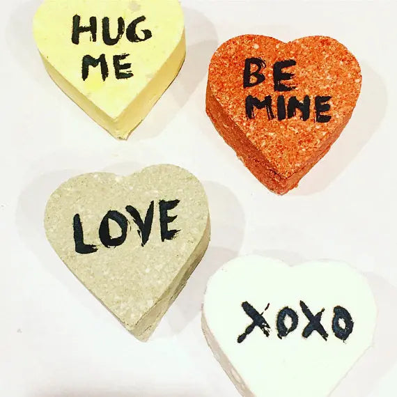 Organic bath bomb / Valentine's Day / conversation White Smokey