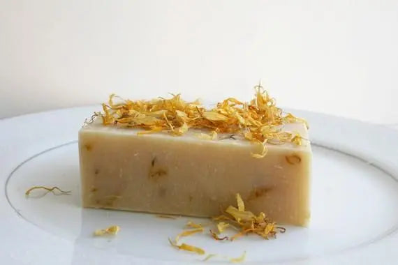 Splash in the Sun Soap Maroon Oliver