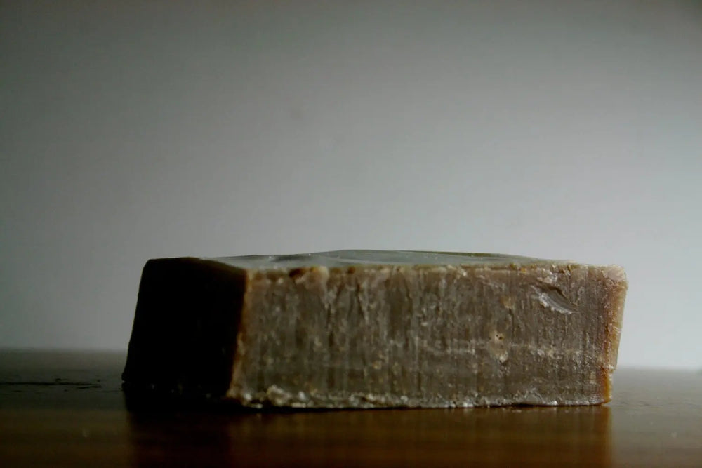 Birch Tar Shampoo & Body Bar Maroon Oliver