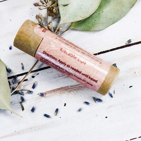 Kissable Lips / Chapstick Lip Balm / PAPERBOARD Tube White Smokey
